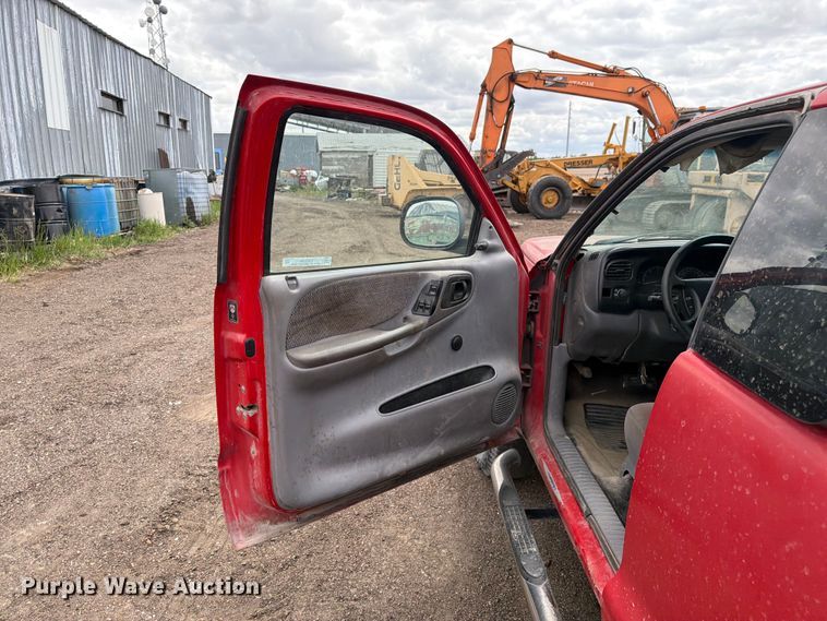 image for item EW2086 1997 Dodge Dakota Ext. Cab pickup truck