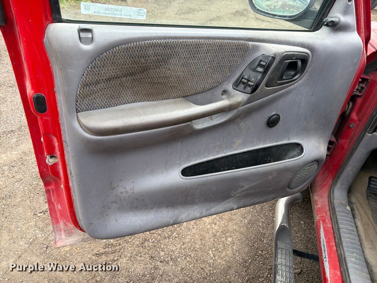 image for item EW2086 1997 Dodge Dakota Ext. Cab pickup truck