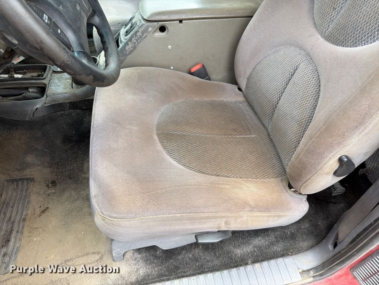 image for item EW2086 1997 Dodge Dakota Ext. Cab pickup truck