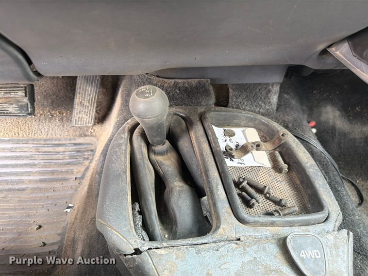 image for item EW2086 1997 Dodge Dakota Ext. Cab pickup truck