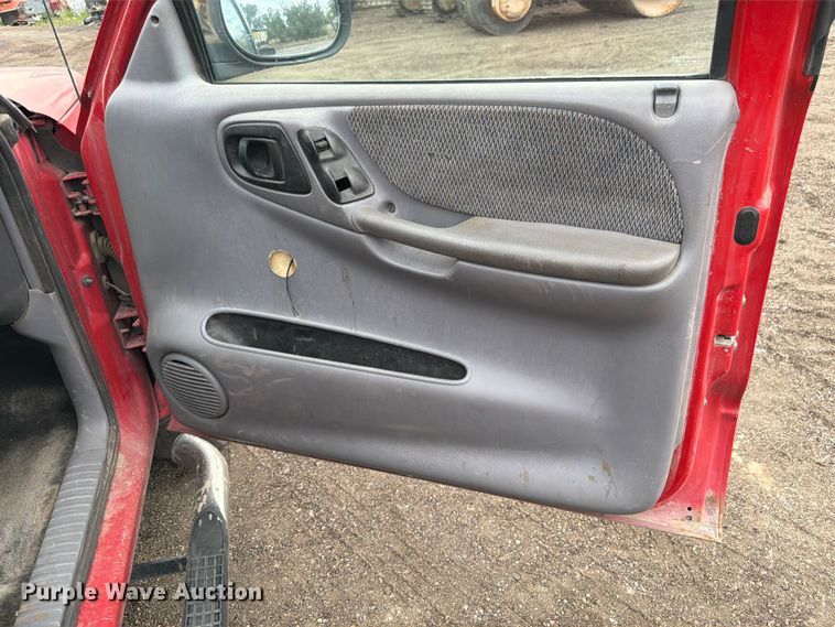 image for item EW2086 1997 Dodge Dakota Ext. Cab pickup truck