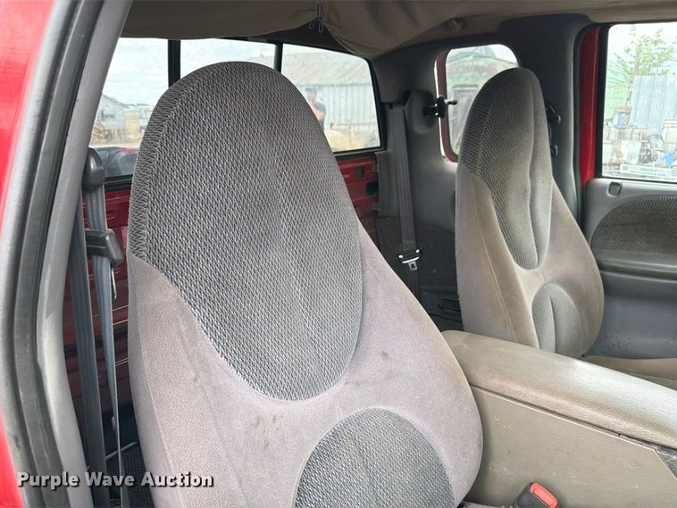 image for item EW2086 1997 Dodge Dakota Ext. Cab pickup truck