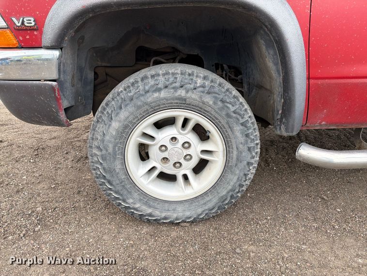 image for item EW2086 1997 Dodge Dakota Ext. Cab pickup truck