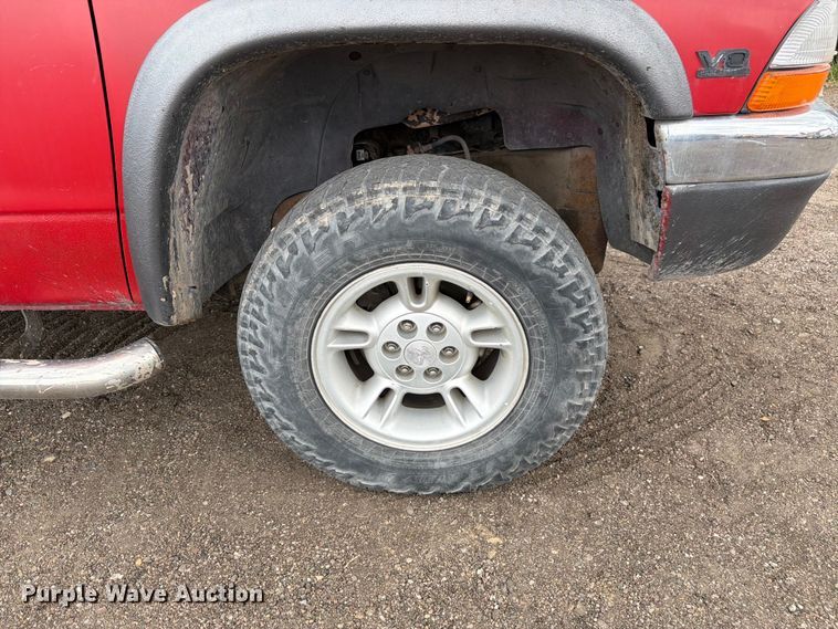 image for item EW2086 1997 Dodge Dakota Ext. Cab pickup truck