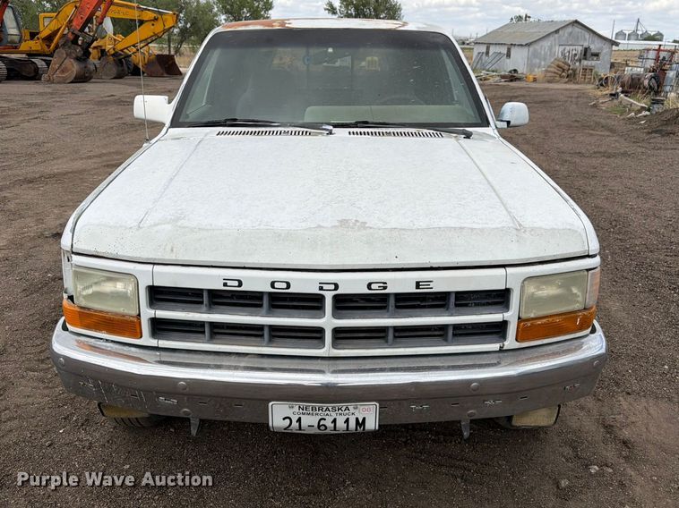 image for item EW2087 1991 Dodge Dakota Ext. Cab pickup truck