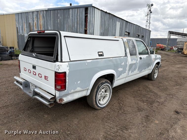 image for item EW2087 1991 Dodge Dakota Ext. Cab pickup truck