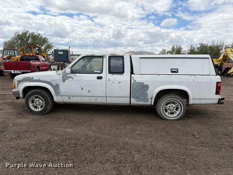 image for item EW2087 1991 Dodge Dakota Ext. Cab pickup truck