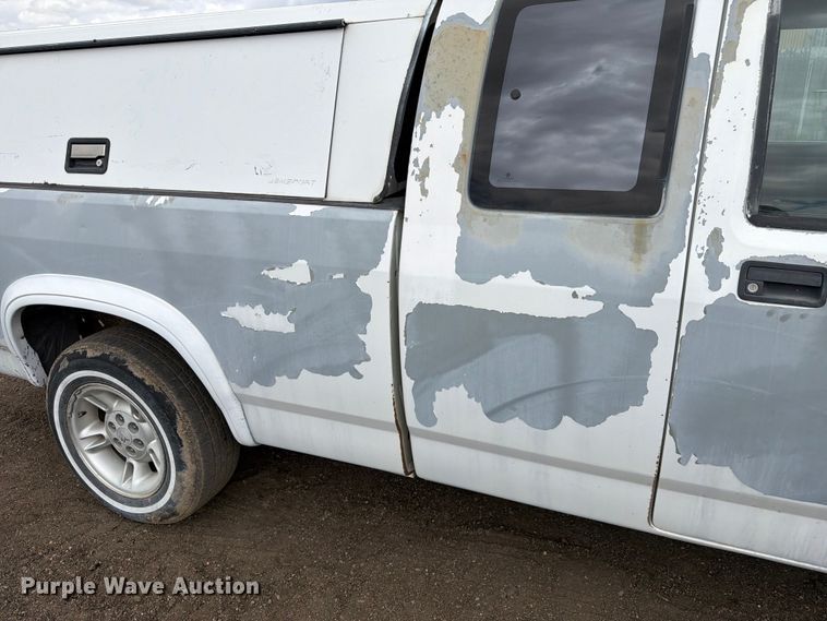 image for item EW2087 1991 Dodge Dakota Ext. Cab pickup truck
