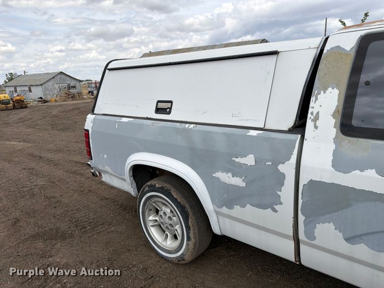 image for item EW2087 1991 Dodge Dakota Ext. Cab pickup truck