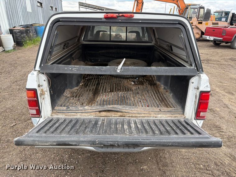 image for item EW2087 1991 Dodge Dakota Ext. Cab pickup truck