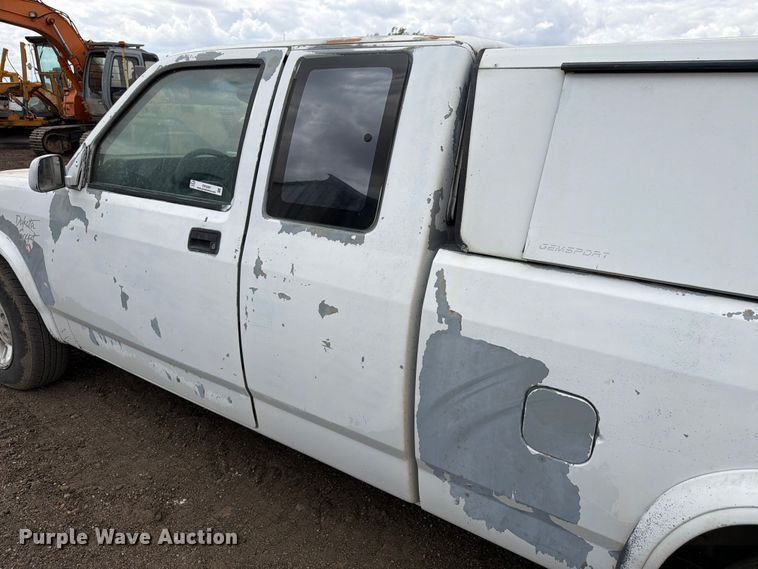 image for item EW2087 1991 Dodge Dakota Ext. Cab pickup truck