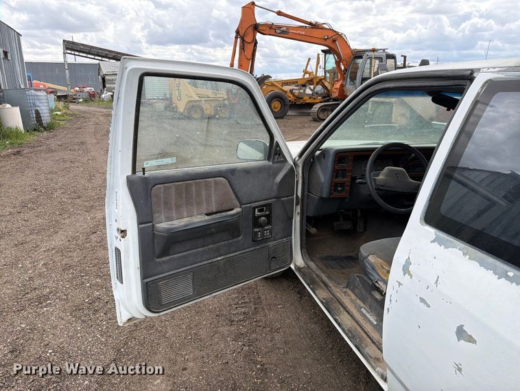 image for item EW2087 1991 Dodge Dakota Ext. Cab pickup truck