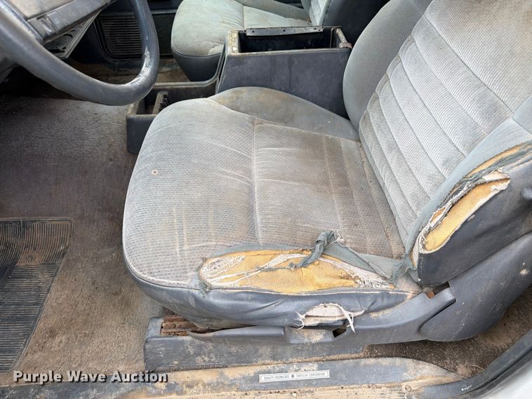 image for item EW2087 1991 Dodge Dakota Ext. Cab pickup truck