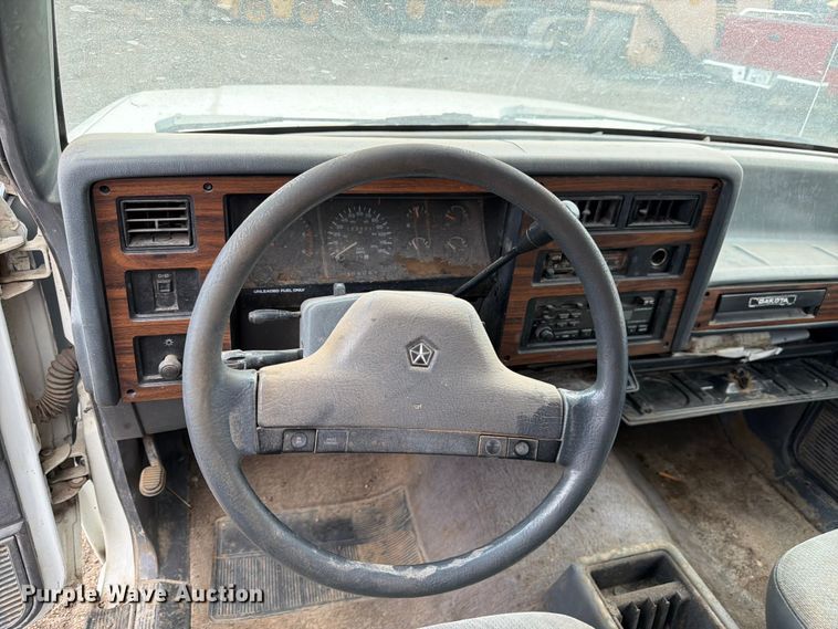 image for item EW2087 1991 Dodge Dakota Ext. Cab pickup truck