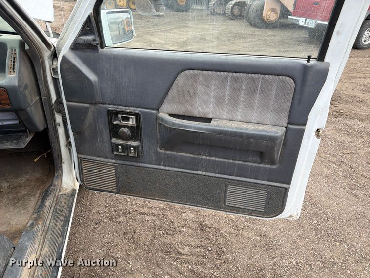 image for item EW2087 1991 Dodge Dakota Ext. Cab pickup truck