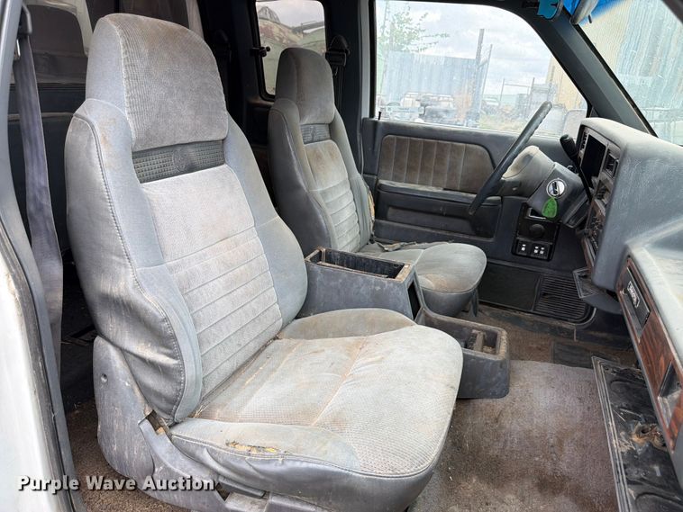 image for item EW2087 1991 Dodge Dakota Ext. Cab pickup truck
