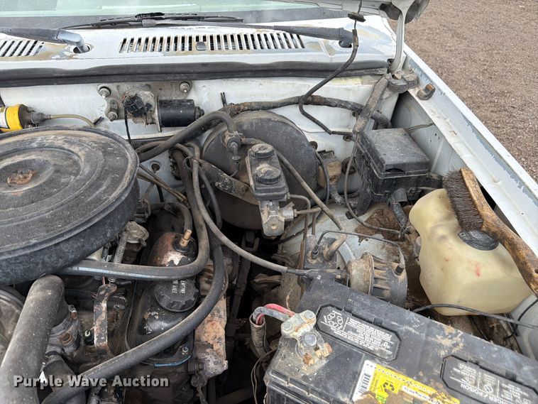 image for item EW2087 1991 Dodge Dakota Ext. Cab pickup truck