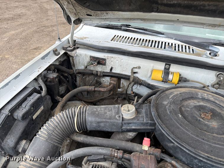 image for item EW2087 1991 Dodge Dakota Ext. Cab pickup truck
