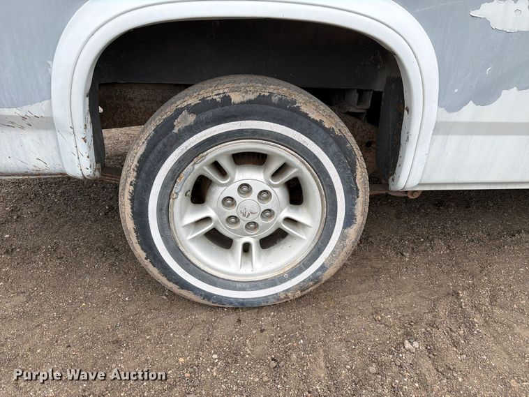 image for item EW2087 1991 Dodge Dakota Ext. Cab pickup truck