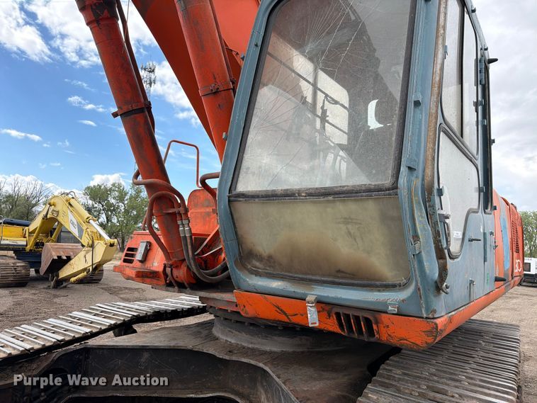 image for item EW2089 1996 Hitachi EX300LC-3 excavator