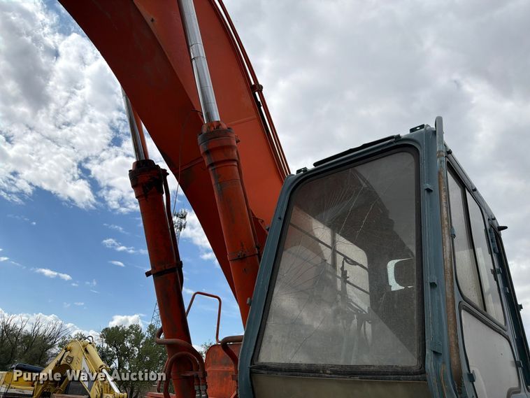 image for item EW2089 1996 Hitachi EX300LC-3 excavator
