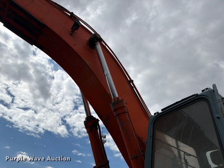 image for item EW2089 1996 Hitachi EX300LC-3 excavator