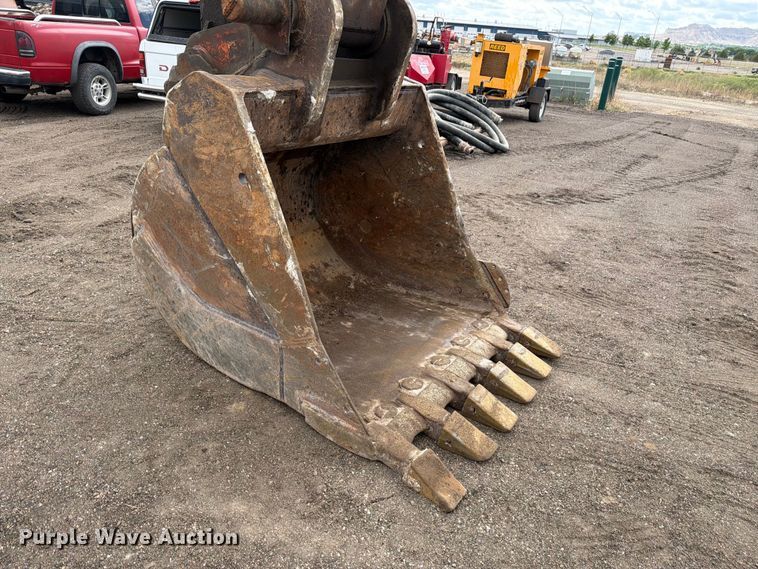 image for item EW2089 1996 Hitachi EX300LC-3 excavator