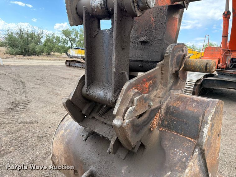 image for item EW2089 1996 Hitachi EX300LC-3 excavator