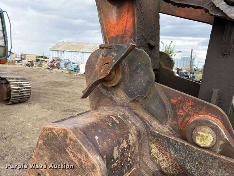 image for item EW2089 1996 Hitachi EX300LC-3 excavator