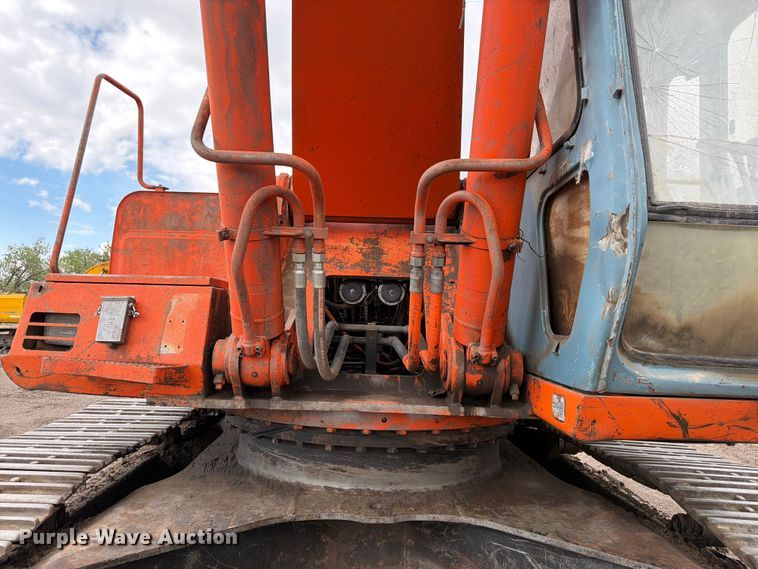 image for item EW2089 1996 Hitachi EX300LC-3 excavator