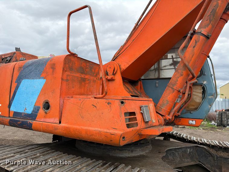 image for item EW2089 1996 Hitachi EX300LC-3 excavator
