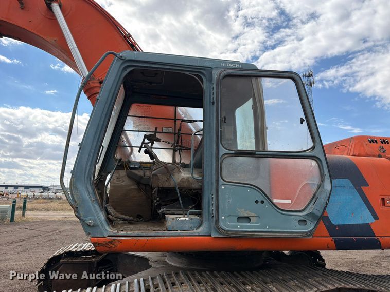 image for item EW2089 1996 Hitachi EX300LC-3 excavator