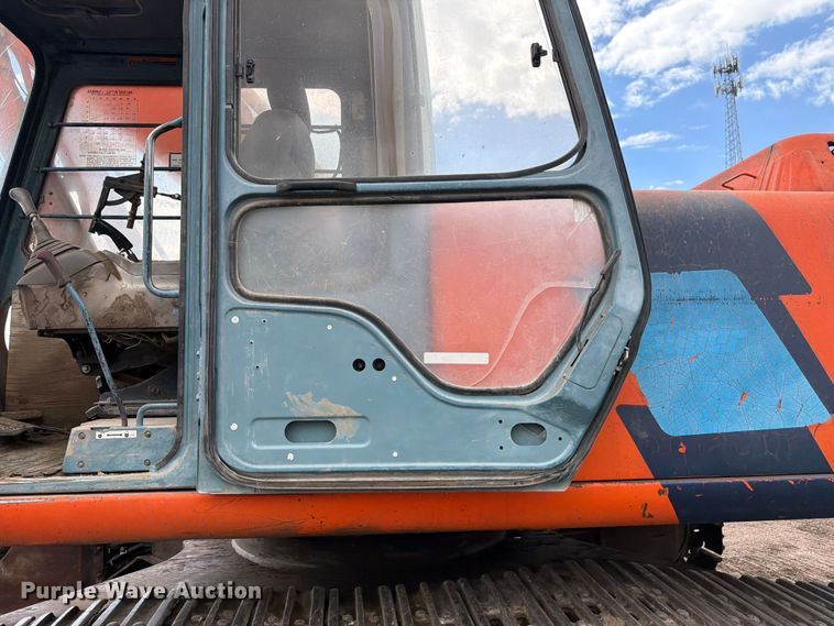 image for item EW2089 1996 Hitachi EX300LC-3 excavator