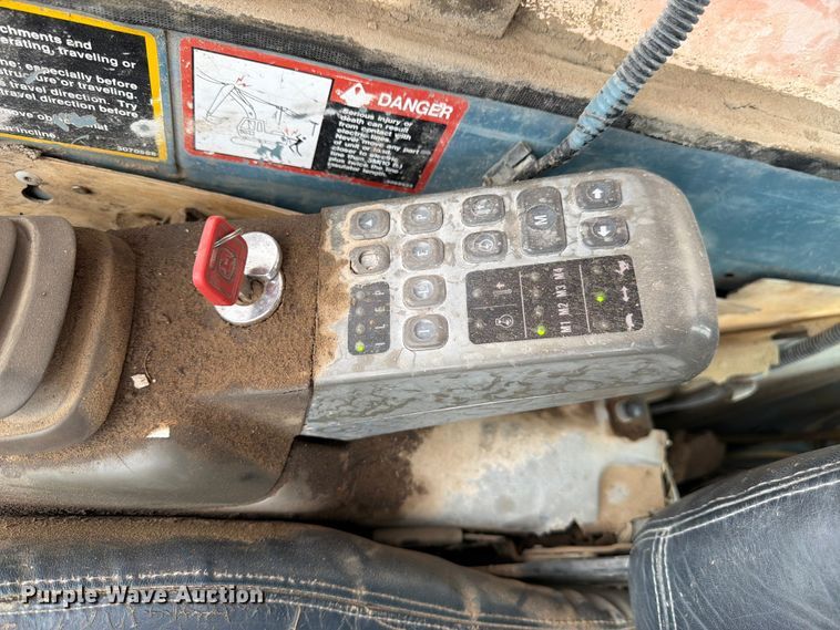 image for item EW2089 1996 Hitachi EX300LC-3 excavator
