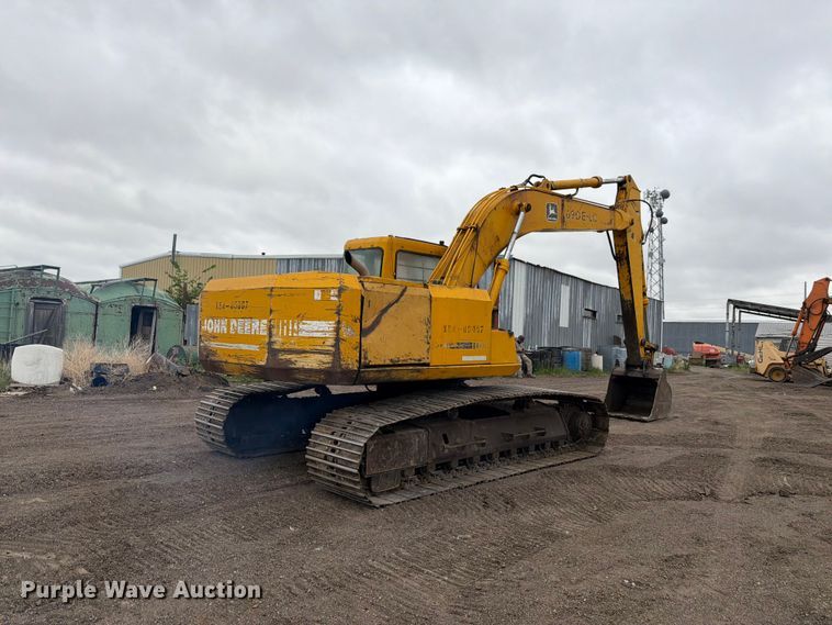 image for item EW2090 1992 John Deere 690E-LC excavator