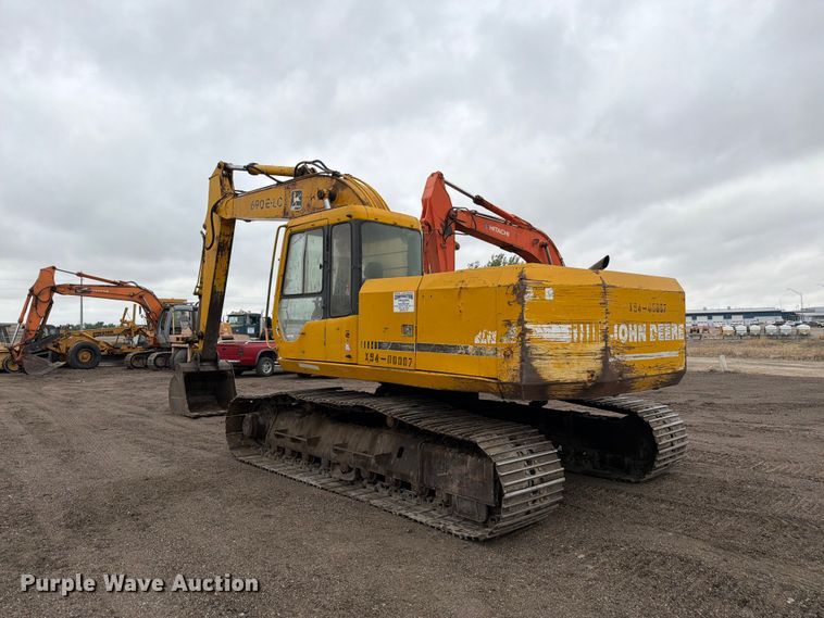 image for item EW2090 1992 John Deere 690E-LC excavator