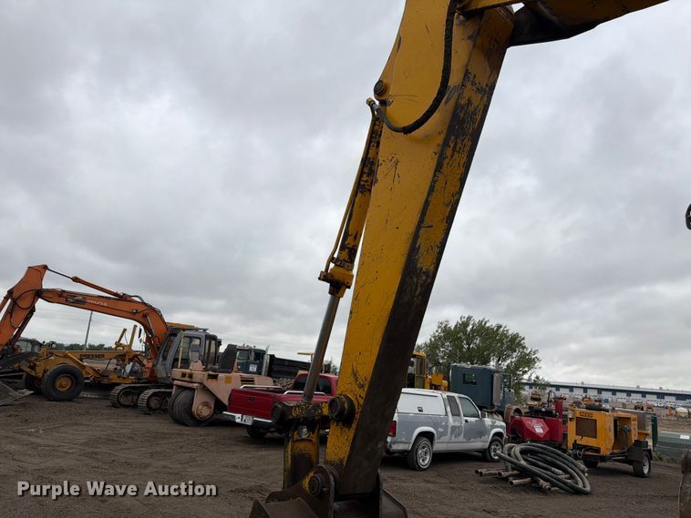 image for item EW2090 1992 John Deere 690E-LC excavator
