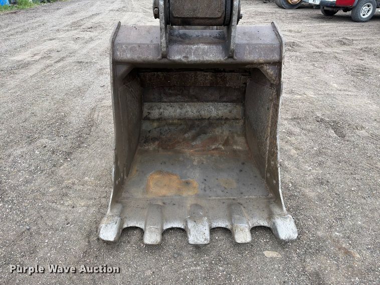 image for item EW2090 1992 John Deere 690E-LC excavator