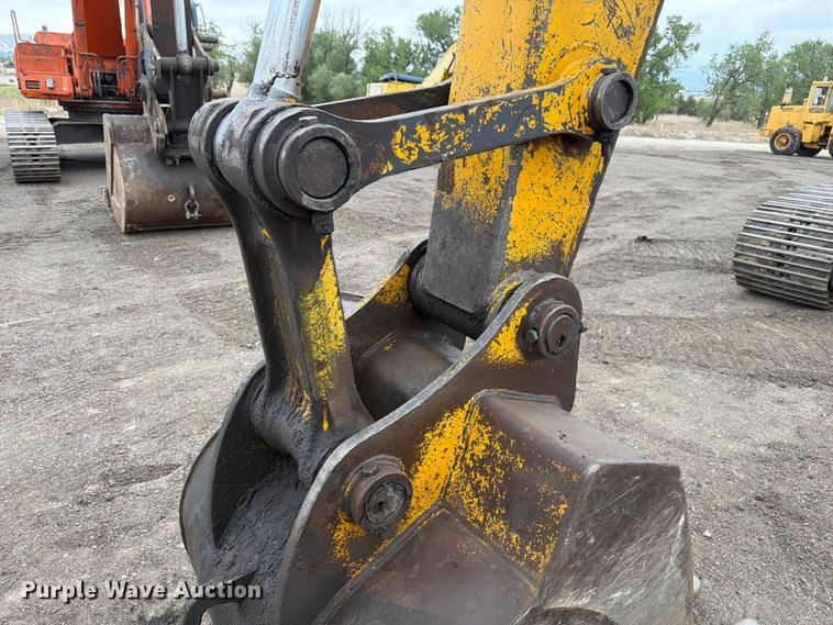 image for item EW2090 1992 John Deere 690E-LC excavator
