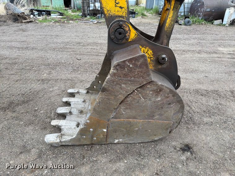 image for item EW2090 1992 John Deere 690E-LC excavator