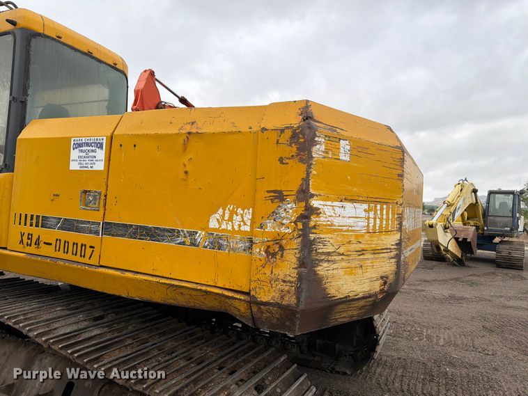 image for item EW2090 1992 John Deere 690E-LC excavator