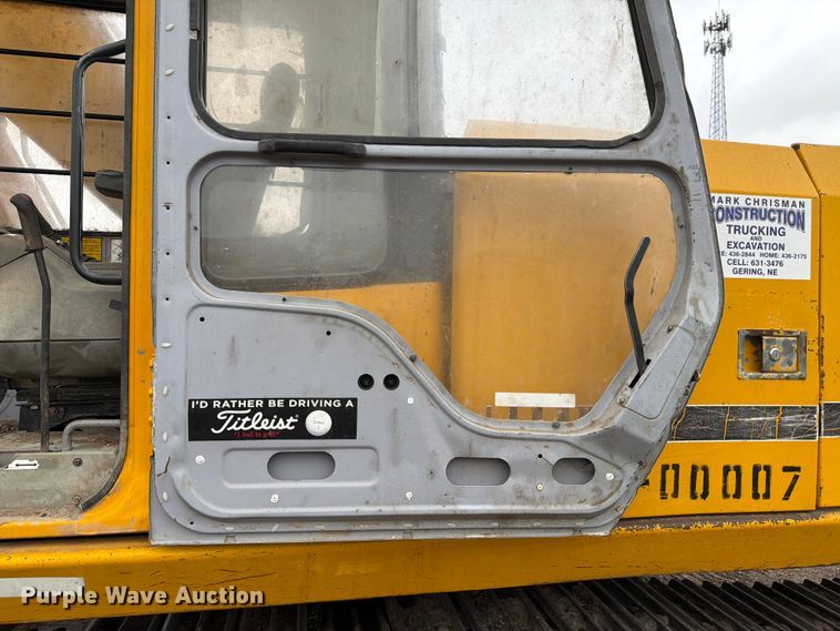 image for item EW2090 1992 John Deere 690E-LC excavator
