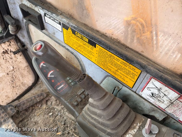image for item EW2090 1992 John Deere 690E-LC excavator