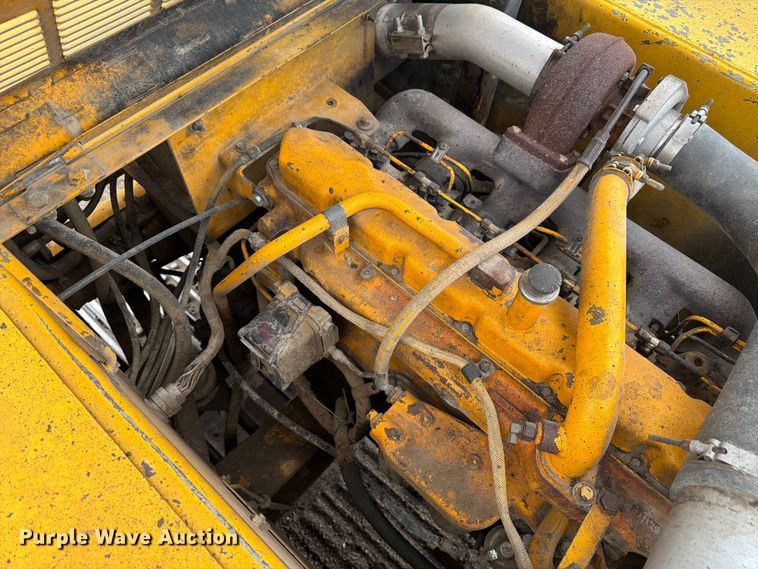 image for item EW2090 1992 John Deere 690E-LC excavator