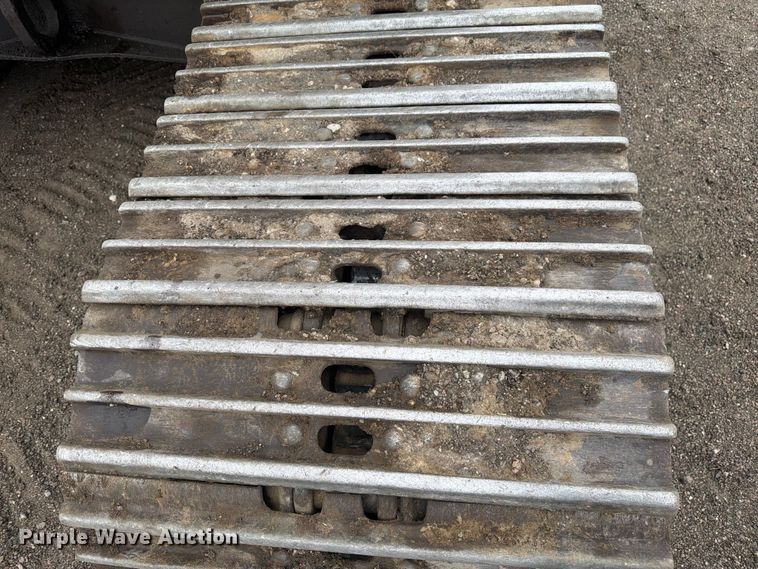 image for item EW2090 1992 John Deere 690E-LC excavator