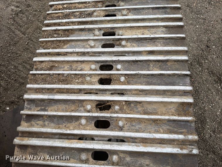 image for item EW2090 1992 John Deere 690E-LC excavator