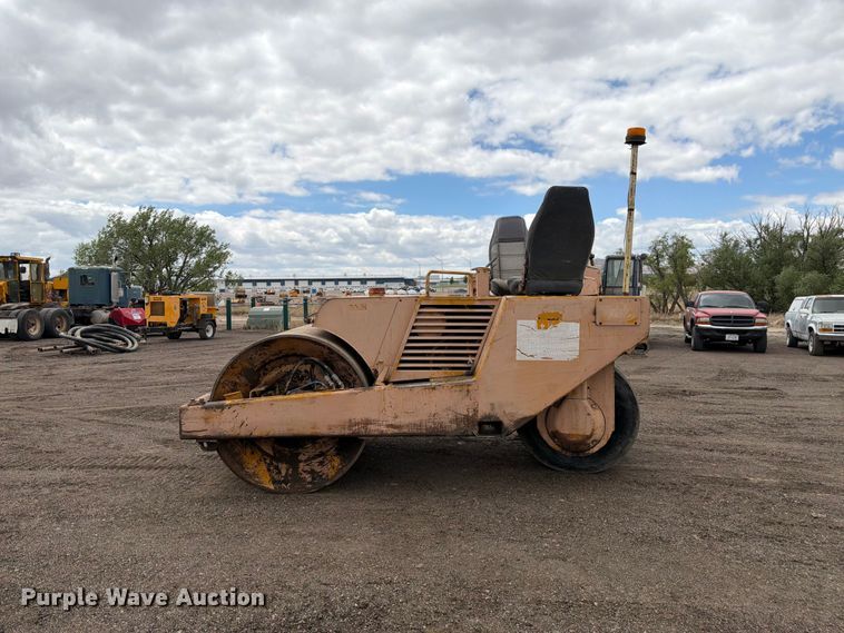 image for item EW2098 Hyster C615 combination vibratory roller