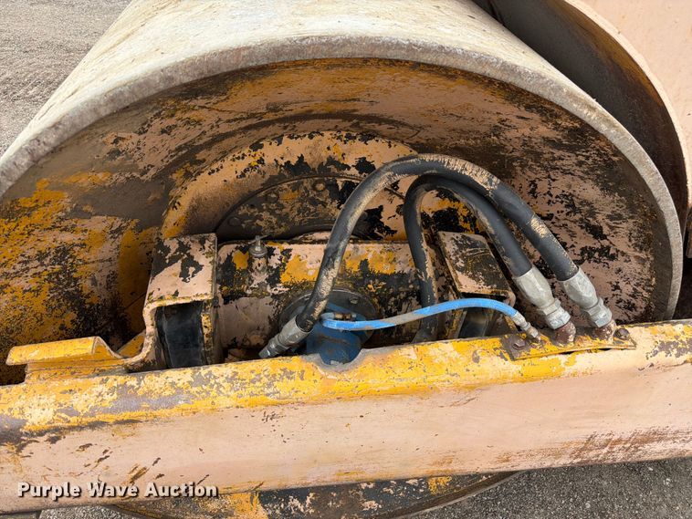 image for item EW2098 Hyster C615 combination vibratory roller
