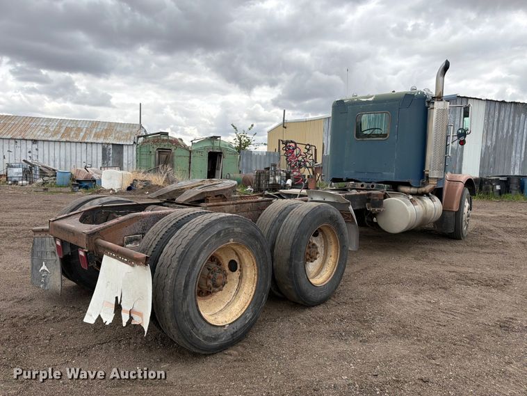 image for item EW2099 1987 Freightliner Conventional semi truck