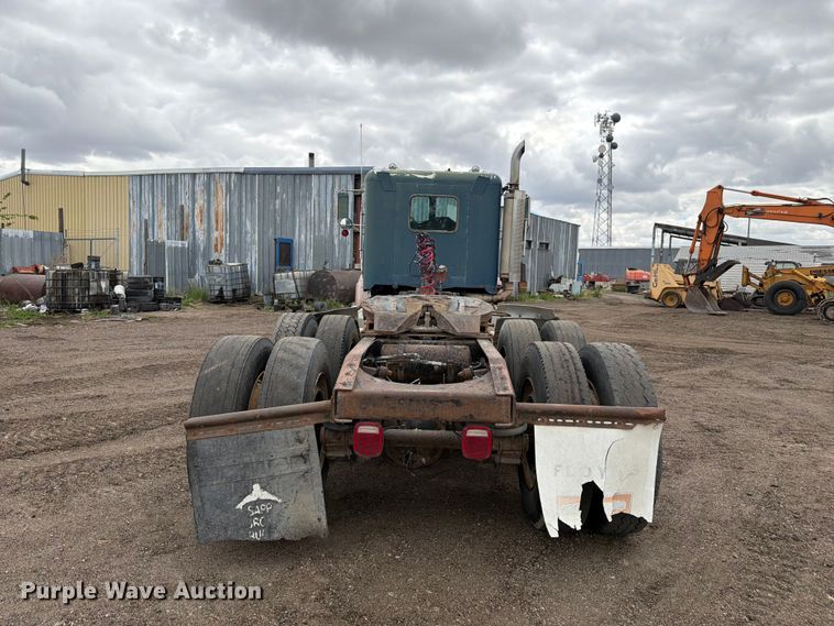 image for item EW2099 1987 Freightliner Conventional semi truck